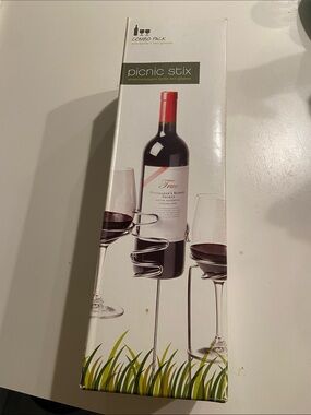 Picnic stix metal wine bottle and 2 wine glass holders for picnics! NIB
